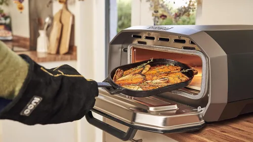 Miniatura 8 de Guantes para parrilla Ooni - Resistente al calor y al fuego, guantes protectores a prueba de calor perfectos para cocinar al aire libre, parrilla