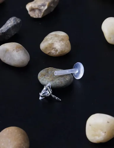 Miniatura 5 de Lcolyoli 32 aretes de cartílago tragus de hélice hacia adelante, 0.63 onzas, piercing para el labio Monroe, piercing para el cuerpo, joyería