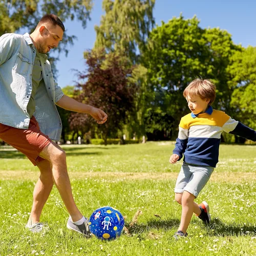 Miniatura 8 de INPODAK Balón de fútbol tamaño 3 para niños pequeños, bola azul de astronauta de dibujos animados para niños de 2 a 8 años, pelotas de fútbol