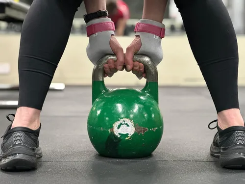 Miniatura 5 de Woddies - Puños de gimnasia para crossfit, dominadas, levantamiento de pesas, cuero suave, ajuste cómodo, agarre WOD duradero para adultos