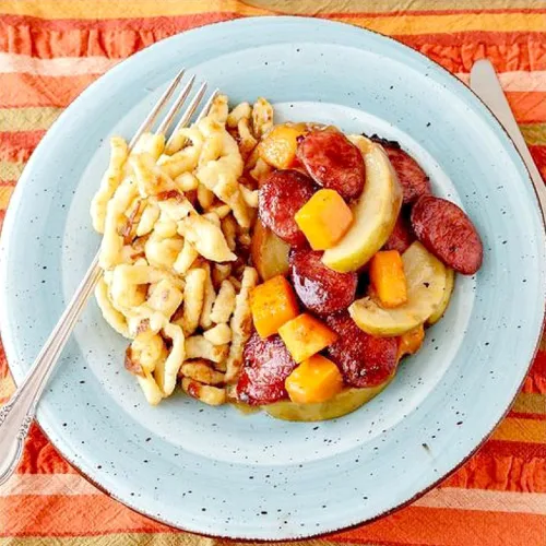 Miniatura 6 de HIC Kitchen Spaetzle - Tapa para hacer albóndigas de fideos con raspador, se adapta a macetas de hasta 10.5 pulgadas