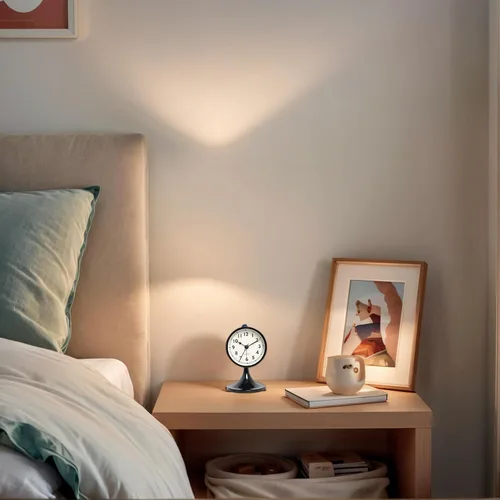 Miniatura 2 de Reloj analógico lindo retro reloj de escritorio luz nocturna silenciosa mesa de metal despertador sin tictac pequeño funciona con pilas para mesita