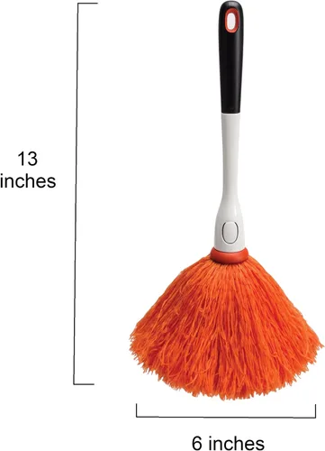 Miniatura 3 de OXO Good Grips Plumero de Microfibra Delicado Traps dust without chemicals, gentle on delicate surfaces, with a comfortable non-slip handle and