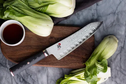 Miniatura 2 de MIYABI Kaizen - Cuchillo Santoku con borde hueco de 7 pulgadas
