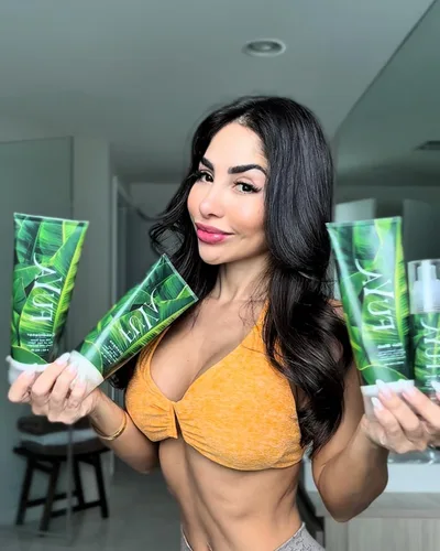 Miniatura 7 de FUYA Acondicionador hidratante y reparador – Fórmula hidratante sin sulfato para cabello seco, dañado o teñido con manteca de karité y aceite