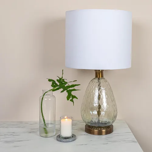 Miniatura 8 de Lámpara de mesa con base de vidrio texturizado con pantalla de tambor de algodón, color blanco