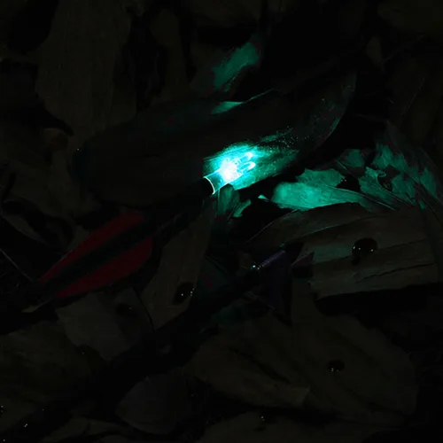 Miniatura 7 de 6 piezas de cercas iluminadas para ballesta de 0.300/0.300 in de diámetro interior con luz LED de flecha para tiro con arco y caza Azul