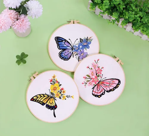 Miniatura 4 de GLTAYLMY Kit de bordado con patrón de mariposa para adultos principiantes, kits de punto de cruz con 1 aro de bordado de plástico, agujas e hilos