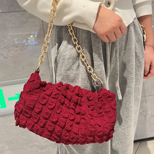 Miniatura 6 de NAARIIAN Bolso de dumpling para mujer diseño fruncido en forma de nube bolso de hombro con cadena gruesa de piel sintética