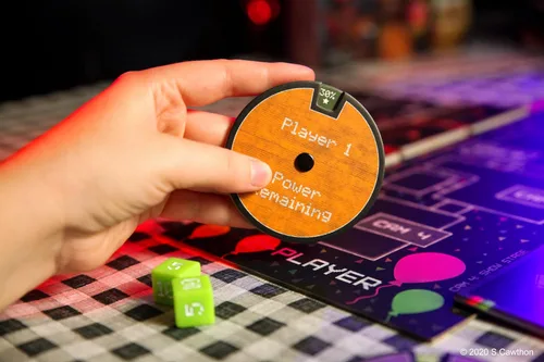 Miniatura 3 de Juego de mesa Five Nights at Freddy's - Survive 'Til 6AM de Funko Games 1-2 jugadores, Edades 13+