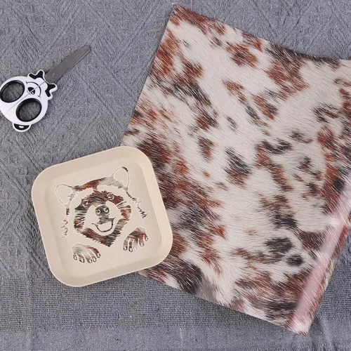 Miniatura 6 de Tintnut Rollo de vinilo permanente de piel de vaca, 12 pulgadas x 5 pies, vinilo adhesivo con estampado de vaca, vinilo con estampado de animales