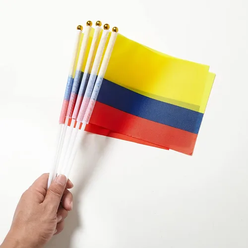 Miniatura 5 de ZXvZYT Bandera de Colombia - Bandera colombiana de escritorio, pequeñas banderas de mesa colombianas para oficina con base de soporte (12 unidades)