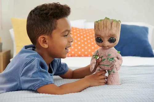 Miniatura 2 de Mattel Marvel - Figura de peluche de Groovin' Groot bailando y parlante de la serie Disney+ I Am Groot, juguete suave para niños, fanáticos