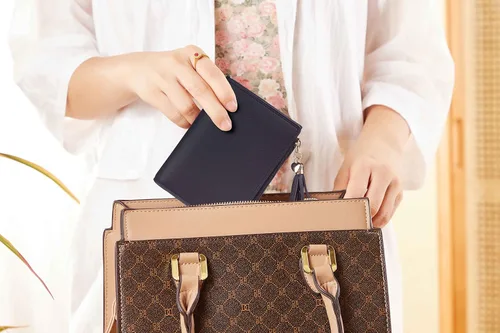 Miniatura 6 de Gostwo Mini monedero delgado plegable para mujer con borla y bolsillo con cremallera para monedas, Negro con llavero, Moda