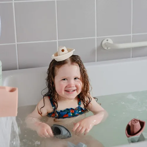 Miniatura 4 de mushie Juguete apilable de barcos de baño (original) Juguetes flotantes de bañera para bebés y niños pequeños, juego de 5 Fabricado en Dinamarca