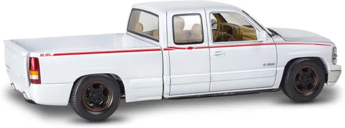 Miniatura 4 de Revell 14538 '99 Chevy Street Silverado Street Pickup 1:25 escala, kit de construcción de modelo de camioneta de 150 piezas, nivel de habilidad 4