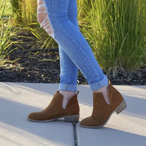 Miniatura 7 de Journee Collection Botas de gamuza sintética con punta redonda para mujer