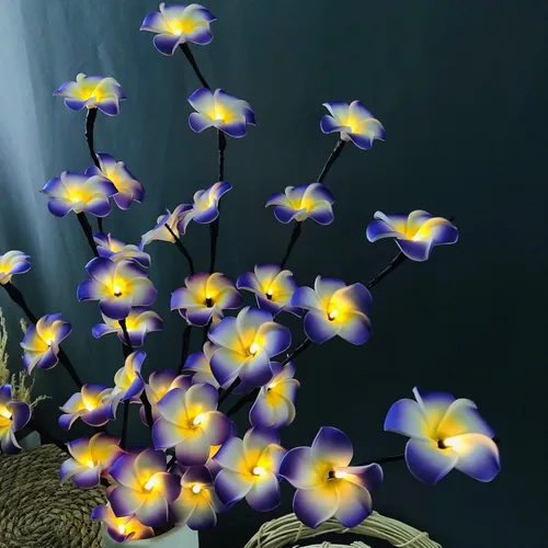 Miniatura 6 de Paquete de 2 ramas de flores artificiales de plumeria, ramo de berenjenas ligeras falsas de Frangipani para decoración romántica del hogar (morado)