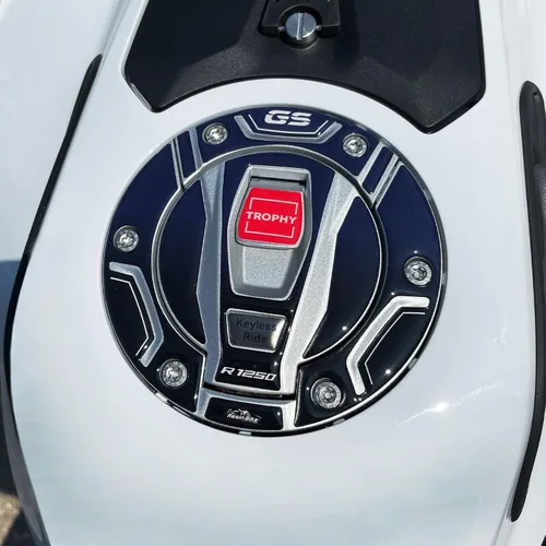 Miniatura 9 de Adhesivos 3D para motocicleta compatibles con BMW R 1250 GS 2021-2024, protección contra golpes y arañazos. Adhesivos de resina fabricados en Italia