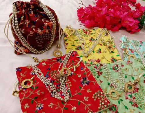 Miniatura 7 de Bolsas Potli de diseñador para mujer, Rajasthan batwa para bodas y fiestas, bolsa de seda bordada de diseñador étnico indio, bolso de mano