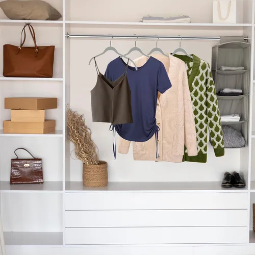 Miniatura 7 de Quality Hangers Perchas de plástico que no son de terciopelo para la ropa, juego de perchas resistentes para ropa, perchas para armario que ahorran