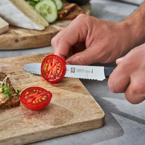 Miniatura 2 de ZWILLING Twin Signature - Cuchillo utilitario de 5 pulgadas, afilado, fabricado en una fábrica alemana propiedad de la empresa con acero de fórmula