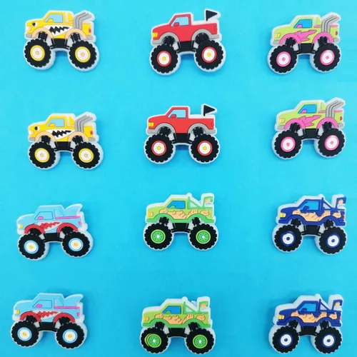 Miniatura 3 de Colgantes de decoración de zapatos de camión monstruo para decoración de sandalias zueco de camionetas, dijes de auto de carreras para niños