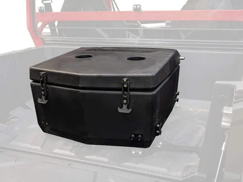 SuperATV Enfriador trasero aislado de alta resistencia/caja de carga para Polaris General 1000 / General 4 (2016+) - Tapa sellada mantiene el hielo