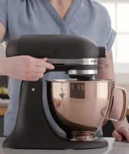Miniatura 2 de KitchenAid KHBC412OB 400 Series Licuadora de inmersión comercial con brazo de mezcla de 12 pulgadas, negro ónix