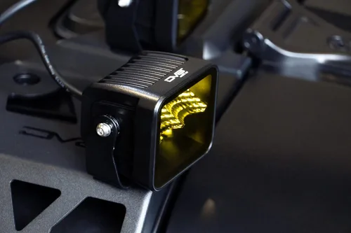 Miniatura 2 de DV8 Offroad Cápsula de luz LED ámbar todoterreno serie Elite de 3 pulgadas Patrón de luz de inundación Tamaño: 3 "x 3" x 2.75 pulgadas Carcasa
