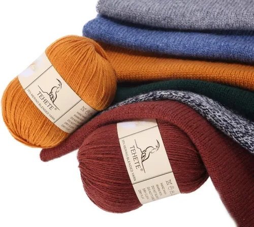 Miniatura 6 de Ovillo de lana de merino para tejer (3 capas) suave y ligero de 150g para ganchillo (Beige)