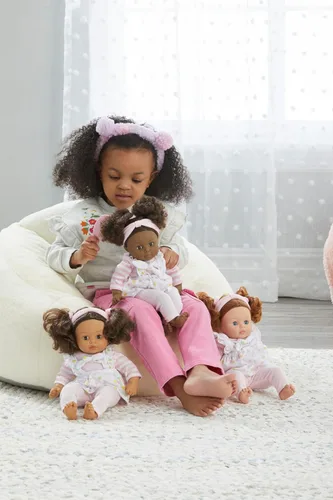 Miniatura 6 de Madame Alexander Muñeca My Little Girl Rainbow Overalls de 14 pulgadas, tono de piel claro