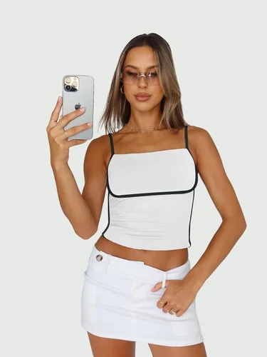 Miniatura 2 de Trendy Queen Camiseta sin mangas para mujer con tirantes delgados ajustables, linda camiseta corta para salir de verano