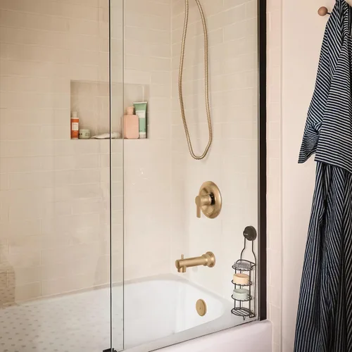 Miniatura 9 de Moen Meena Oro Bronceado Grifo de Ducha Moderno de Una Sola Manija con Ducha de Mano y Boquilla de Tina para Bañera, Válvula Incluida, 82618BZG