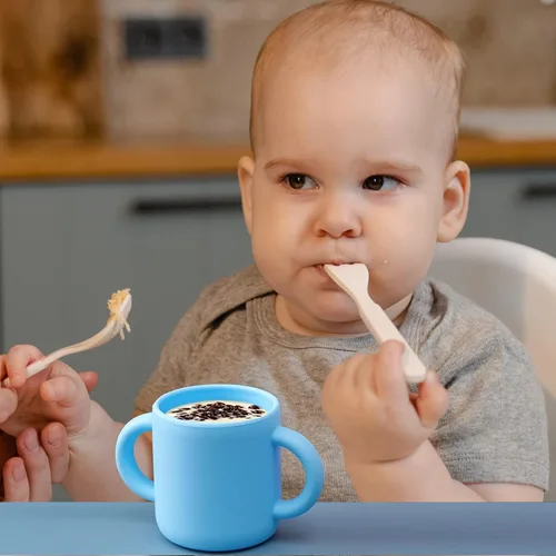 Miniatura 3 de Taza de entrenamiento de silicona para bebés, taza de aprendizaje para niños pequeños con dos asas, taza abierta para bebés de 5 onzas, ideal