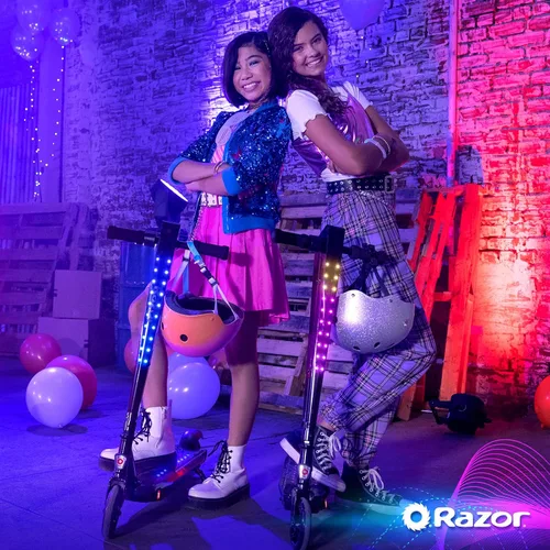 Miniatura 8 de Razor Sonic Glow Scooter eléctrico negro con luces LED y altavoz inalámbrico Bluetooth