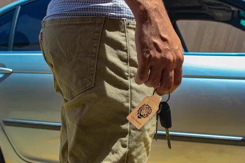 Miniatura 7 de Llavero rectangular, gran tiburón blanco, grabado personalizado incluido, Bambú