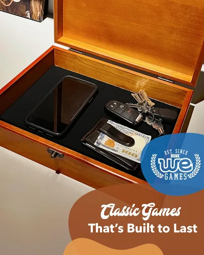 Miniatura 30 de Old World caja de tesoro de madera con pestillo de metal.