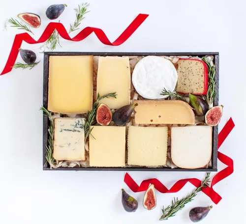 Miniatura 2 de igourmet Caja de regalo de muestra para amantes del queso, incluye manchego español, gorgonzola piccante italiano, cebolla de doble gloucester