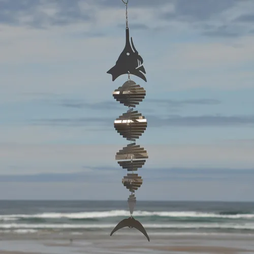 Miniatura 2 de In the Breeze Fish Shimmer Helix - Molinillo de viento colgante, acero inoxidable, Marlin, 7062