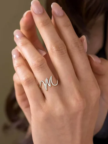 Miniatura 3 de SILVERCUTE Anillos con iniciales S925, tamaño ajustable 6-12, letra del alfabeto A-Z, joyería personalizada con iniciales trenzadas, anillos