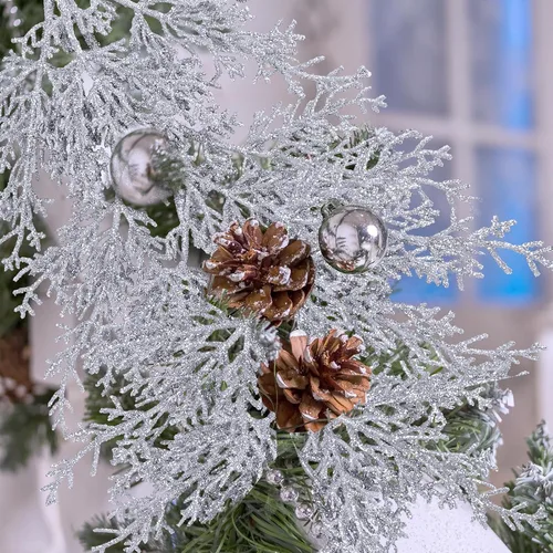Miniatura 9 de Winlyn 6 piezas de cedro artificial con purpurina en aerosol plateado de Navidad, ramas de pino de cedro sintético, arreglos florales plateados