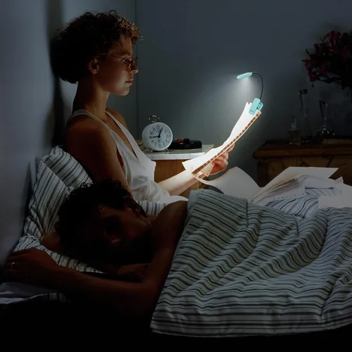 Miniatura 4 de Luz recargable de lectura de libros con clip para niños en la cama, brillo regulable, cuidado de los ojos, 3 modos de iluminación, luz de estudio