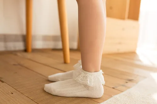 Miniatura 6 de Calcetines de vestir con volantes y ojales para niñas y niños pequeños