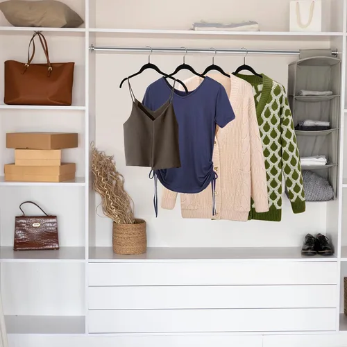 Miniatura 7 de Quality Hangers Perchas de plástico que no son de terciopelo para la ropa, juego de perchas resistentes para ropa, perchas para armario que ahorran