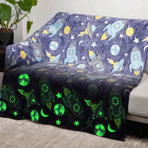 Miniatura 2 de Manta de cohete que brilla en la oscuridad, manta espacial de nave espacial luminosa, luna y estrellas, regalos para niños pequeños y niñas