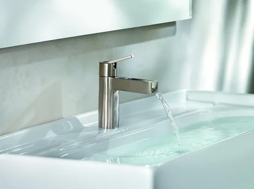 Miniatura 5 de Llave para baño centrado de Pfister, de 4 pulgadas, con mando único Vega y de cromo pulido, LF-042-VGKK