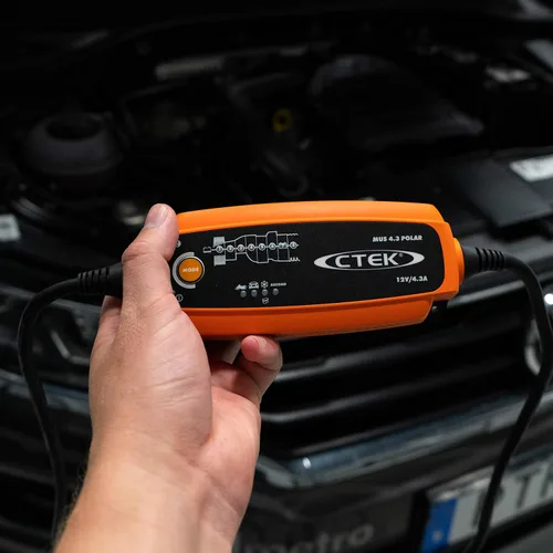 Miniatura 8 de CTEK (56-958) Cargador de batería de 8 pasos MUS 4,3 POLAR de 12 voltios completamente automático.