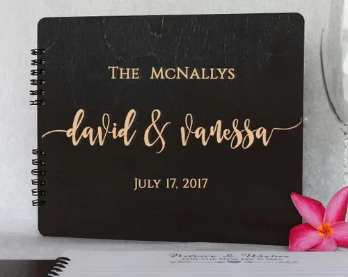 Miniatura 12 de Libros de invitados de boda de madera personalizados (11 x 8.5 pulgadas, tinte de madera de roble) con encanto rústico, álbum de fotos instantáneas