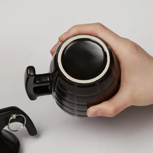 Miniatura 7 de Taza de té de café de cerámica de moda, taza especial fresca 3D, diseño de granada fresca, taza de té duradera, tazas atractivas, regalos de Negro